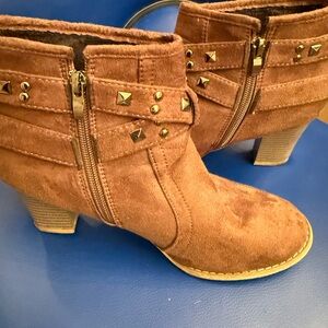 Brown Suede Ankle Boots with Gold Accents Sz 10
